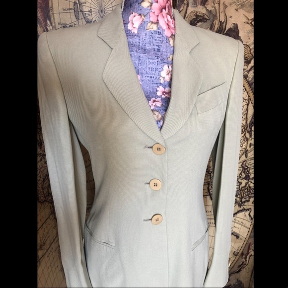 Giorgio Armani le collezioni blazer. Clean and sophisticated size 6 - Picture 2 of 8